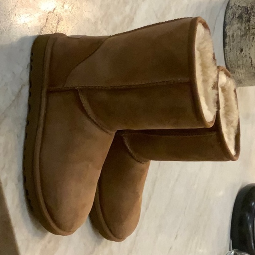Ugg Classic Short Boots size 8